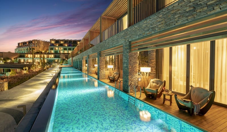 LUJO BODRUM LAGUNA SUPERIOR SWIM UP NIGHT VIEW